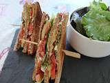 Club sandwich poulet mariné, tomates, fromage frais