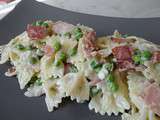 Farfalle aux petits pois, bacon et sauce au chèvre