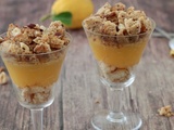 Verrines lemon curd et crumble noisette