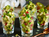 Verrines aux crevettes , avocat et kiwi