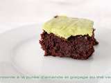 Brownie à la purée d'amande et glaçage au thé vert