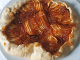 Tarte rustique aux pommes et compote d'épluchure au caramel