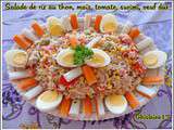 Salade de riz au thon, maïs, tomate, surimi, oeuf dur