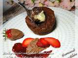 Moelleux chocolat coeur coulant chocolat blanc éclats de coco, fraises au chocolat au lait