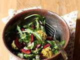 Salade aux boulettes de brebis aux pistaches et cerises