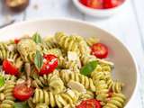 Salade de pâtes au pesto et tomates cerises