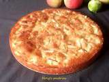 Gâteau frangipane aux pommes, zeste de citron vert et croûte de sucre de canne caramélisé