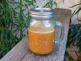 Jus coup de fouet de carottes, oranges et gingembre