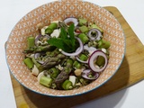 Salade bien-être aux asperges et légumineuses germées