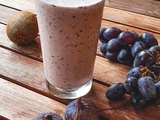 Smoothie aux raisin, kaki et kiwi