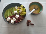Bowl lentilles, avocat, betterave & noix de pécan