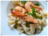 Farfalles aux crevettes et aux petits pois