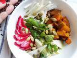 Bowl de courge rôtie à la maniguette et légumes croquants