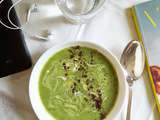 Soupe froide de courgette, lait de coco et sumac