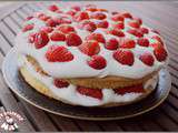 Victoria sponge cake aux fruits rouges