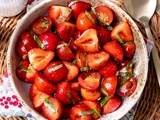 Salade de fraises et tomates cerise au vinaigre balsamique