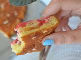 Gâteau au yaourt, amandes et groseilles