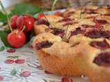 Gâteau moelleux aux cerises et aux amandes