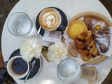 Petit déjeuner gourmand en Italie