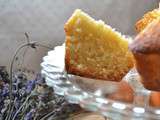 Petits cakes à la semoule, lait fermenté et fleur d'oranger