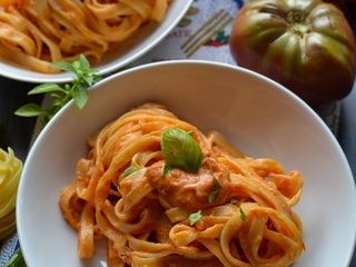 Tagliatelle crémeuses tomates poivron féta #végétarien