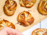 Kanelbullars : des brioches suédoises à la cannelle fondantes et gourmandes