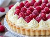 Impossible de résister à cette tarte framboise et mousse de chocolat blanc à découvrir d’urgence