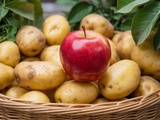 Pourquoi placer une pomme dans le panier de pommes de terre prolonge leur conservation de plusieurs semaines