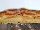 Galette des Rois frangipane, pommes caramélisées et caramel au beurre salé