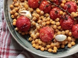 Pois-chiches rôtis à l’ail, aux tomates et au parmesan