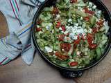 Spaghettis de courgette au pesto, tomates rôties, feta et pignons