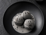 Glace au sésame noir