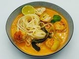 Khao soi aux boulettes de poulet épicées