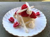 Liaison fatale (meringue litchi framboise)