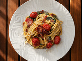 Pâtes tomates, épinards, bacon