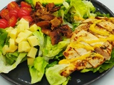 Salade poulet avocat bacon tomates comté