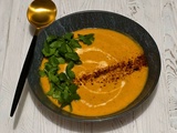 Soupe de lentille corail au curry, tomates et lait de coco de Ottolenghi