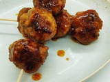 Tsukune teriyaki, brochettes de boulettes de viande japonaises