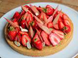 Tarte rhubarbe, fraises et amandes de Claire Heitzler