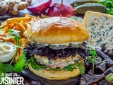 Burger de dinde au fromage bleu, champignons et confiture d’oignon épicée