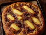 Focaccia au munster, cumin et oignons confits