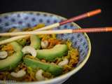 Salade de choucroute crue, pomme, carotte et avocat au curry