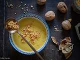 Soupe de légumes d’hiver et streusel de noix au Comté