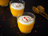 Soupe froide de carottes orange et vanille, crème de chèvre frais