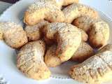 BiSCuiTs CRoiSSaNTs De LuNe AuX NoiSeTTeS