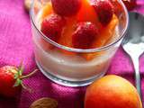 Délice de panna cotta à l'amande et aux fruits