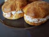 Petits choux au fromage frais échalotes, ciboulette et saumon fumé