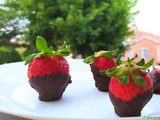 Fraises en robe de chocolat