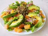 Salade avocat, melon et lentilles fraiches