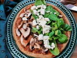 Pancakes a l'anglaise aux champignons, a la mache et a la feta / Plat - Kamika cuisine